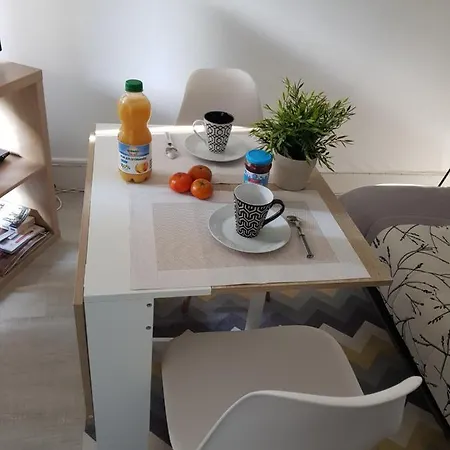 Corail - 2min Centre - Clim - Wifi - Parking Prive - Ideal Famille - Motte