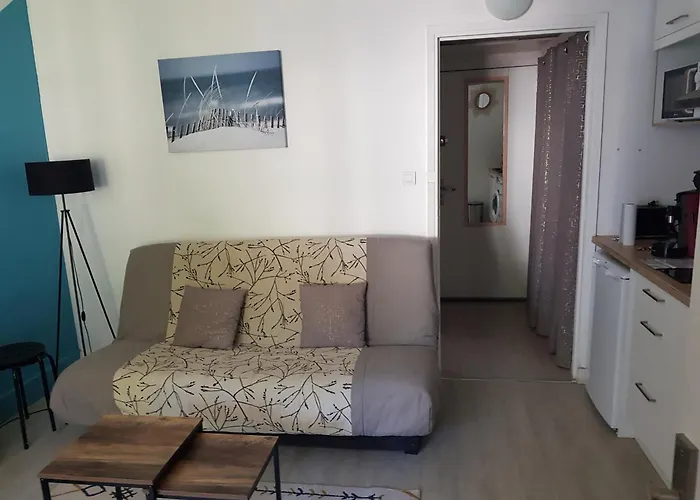 Corail - 2min Centre - Clim - Wifi - Parking Prive - Ideal Famille - Motte